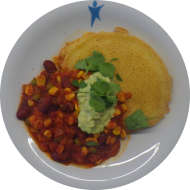 Kleine Portion: Polenta-Pancake mit Bohnen-Mais-Chili und Guacamole (3,18,81,84) 