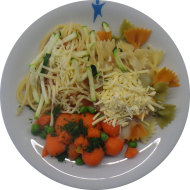 Pastabar (81) mit Champignon-Senf-Soße (19,22,81) oder würziger Paprikasoße mit frischem Paprika (18,19,21) dazu geriebener Gouda (19) oder Hartkäse (15,19) und buntes Gemüse