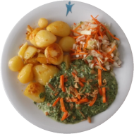 Vegan: Kichererbsencurry mit Spinat und frischen Möhren (18,81),würzige Schwenkkartoffeln, Vitamin-Salat (9)