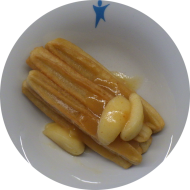 Streetfood aus aller Welt: Kleine Portion: XXL Churros mit Zimt-Zucker (81) und beschwipstem Apfel-Kompott (3,44)