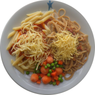 Pastabar (81) mit 'Sauce all arrabbiata' (81) oder Mascarpone-Balsamico-Soße (3,19,24,81) dazu geriebener Gouda (19) oder Reiberei (1) und buntes Gemüse