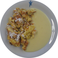 Topfenschmarrn mit Puderzucker (15,19,81) und Vanillesoße (19)
