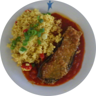 Aubergine im Haferflockenmantel auf Tomatensoße dazu Gemüsebulgur (81,84)
