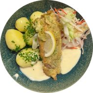 Seelachs in Kräuter-Ei-Hülle gebraten (15,16,56,81) an Zitronenbuttersoße (8,15,19) dazu Petersilienkartoffeln und Garnitur