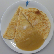 MENSALIEBLING: 3 Eierkuchen mit Zucker und Apfelmus (3,15,19,81)