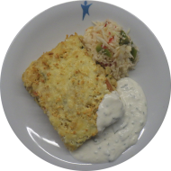 Kritharaki-Auflauf mit Zucchini, Knoblauch, Tomate und Hirtenkäse (19,49,81) an Basilikum-Sour Cream (3,19,24) und Salatgarnitur