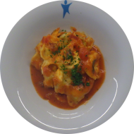 Kleine Portion: Gratinierte Tortelloni mit Basilikum und frischen Tomaten (15,19,81)