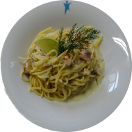 Pasta (81) mit Lachs-Limetten-Rahmsoße (16,19,56,81) oder mit scharfer Paprikasoße (81) und ger. Gouda (19) oder Reiberei (1) 