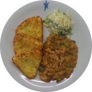 Hähnchenstreifen mit Erbsen und Röstzwiebeln in Senf-Sahne-Soße (19,22,49,54,81) dazu Kartoffelröstiecken und kleiner Weißkrautsalat mit Lauchröllchen