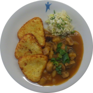 Kartoffel-Pilz-Gulasch mit Champignons und Austernpilzen dazu Kartoffelröstiecken und kleiner Weißkrautsalat mit Lauchröllchen