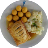 Champignon-Blätterteig-Tasche (15,21,81,85) an Bratenjus (19,81) dazu Blumenkohl mit Sauce Hollandaise (8,15,19) und Kartoffelbällchen (81)