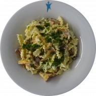 Bandnudeln mit frischen Pfifferlingen à la crème und Rucola (19,81)