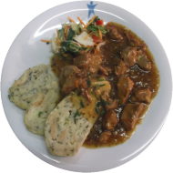 Gulasch nach 'Szegediner Art' (1,3,21,51,81) dazu hausgemachte Böhmische Knödel (15,19,81,82) oder Salzkartoffeln