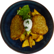 Pastinaken-Steckrübenrösti (15,81) mit Joghurt-Kresse-Dip (19) dazu Kartoffelspalten und Garnitur