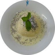 gefüllte Germknödel (15,19,81) mit Vanillesoße (1,19)