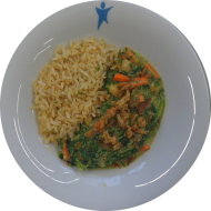Kleine Portion: Kichererbsencurry mit Spinat und frischen Möhren (18,81) dazu gebratener Chilireis