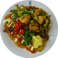 Okonomiyaki (Japanische Weißkraut Eierkuchen) mit hausg. Mayonaise und mari. Hähnchenwürfel (2,4,5,9,10,15,18,21,24,44,54,81,83)