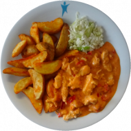 Hähnchengyros in Metaxasoße mit Paprika, Zwiebel und Knoblauch (19,49) dazu Kartoffelspalten