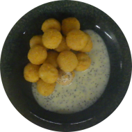 Weihnachtsessen: Cheesecakeballs mit Marillenfüllung an Mohn-Vanillesoße (15,19,81)