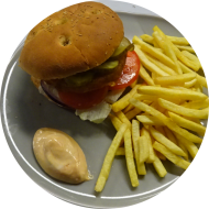 Sie können aus 5 verschiedenen Burgervariationen wählen. Heutige Tagesempfehlung: Süßkartoffel-Amaranth-Burger mit Tomate, Eisberg, Spezialsoße und Gewürzgurken (1,2,9,22,81,83) dazu als Menüoption Pommes und House-Dip (9,22)
