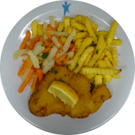 Hähnchenschnitzel 'Cordon Bleu' mit Zitronenecke (2,8,19,81) und Geflügelsoße (81) dazu Pommes frites und Kaisergemüse
