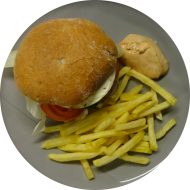 Sie können aus 5 verschiedenen Burgervariationen wählen. Heutige Tagesempfehlung: Burger 'Griechischer Art' mit Zaziki, Hirtenkäse und Rucola (19,23,49,62,63,81) dazu als Menüoption Pommes und House-Dip (9,22,63)