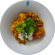 'Aloo Gobi'-pikante Kartoffel-Blumenkohl-Pfanne mit Sojajoghurt (3,18,24)