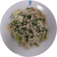 Vegetarische Gorgonzola-Vollkornspirelli mit frischen Wirsingstreifen und geriebenem Parmesan (2,4,15,19,47,49,81)