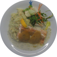 Wildlachsfilet mit knuspriger Korianderkruste (16,19,22,56,81) an Weißweinsoße (19,24,44,81) dazu hausgemachter Sellerie-Kartoffelstampf (19,21) und Salatgarnitur