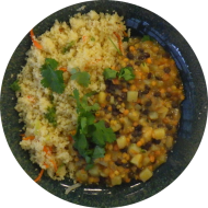 'Indisches Dal' aromatisches Linsen-Kartoffel-Curry mit frischer Minze (2,3,18,81) dazu Couscous a la Nuri (81)