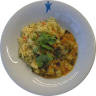 Kleine Portion: 'Indisches Dal' aromatisches Linsen-Kartoffel-Curry mit frischer Minze (2,3,18,81) dazu Couscous a la Nuri (81)