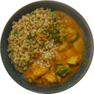 Brokkoli-Blumenkohl-Wok mit Lauch, Kokosmilch und Knoblauch (2,49,74) dazu Zartweizen mit Porree (81)