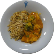 Kleine Portion: Brokkoli-Blumenkohl-Wok mit Lauch, Kokosmilch und Knoblauch (2,49,74) dazu Zartweizen mit Porree (81)
