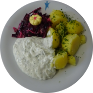 Kräuterquark mit Butter(19) dazu Petersilienkartoffeln und Rotkraut-Apfel-Salat