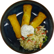 3 Kartoffeltaschen mit Frischkäsefüllung (19) mit Bärlauch-Dip (19) und kleiner Weißkraut-Paprikasalat