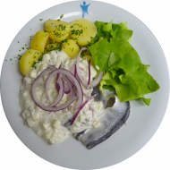 Marinierter Hering 'Hausfrauen Art' mit Zwiebel, Gewürzgurke und Apfel (3,9,15,16,19,22,56,81) dazu Petersilienkartoffeln und Kopfsalat mit frischem Dill