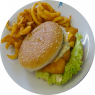 Burger mit paniertem Fisch vom Feld oder mit paniertem Seelachs, Remoulade, Gewürzgurke und roter Zwiebel (1,2,9,22,81,83) dazu Twister Pommes (81)