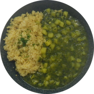Grünes Curry mit Kartoffeln, Spinat, Kokosmilch und Ingwer (49) dazu Kräuterbulgur (81)