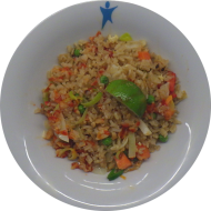 Kleine Portion: 'Thai-Fried-Rice' mit buntem Gemüse, Ei und Erdnüssen on Top (2,4,15,17,18,49,81)