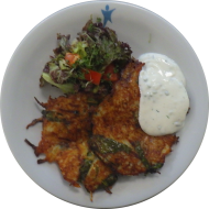 Hausgemachte Kartoffelrösti mit Mangold (15,62) an Kräuter-Quark (19,62) dazu bunter Salatmix
