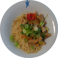 Chop Suey mit gebratenen Tofu, Knoblauch, Ingwer und buntem Gemüse (2,18,23,49,62,81) dazu Basmatireis (62)