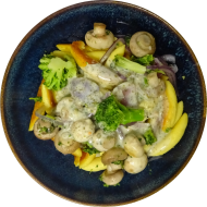 Schupfnudelpfanne mit Gemüse, Pilzen und Sonnenblumenkernen (15,19,81)