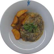 Wokpfanne 'nach Goanischer Art' mit Rinderstreifen, Joghurt, Knoblauch, Fenchel und Kokosmilch (19,49) dazu Currykartoffeln