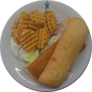 Ciabattaburger mit paniertem Seelachs, Remoulade, Gewürzgurke und roter Zwiebel (1,2,9,15,16,19,81,83) dazu Gitterkartoffeln (81)