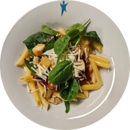 Pastaabend: Mezzanelli frischem Spinat, Knoblauch und Chili-Bröseln (49,81) dazu Tomaten-Kräuter-Soße (81) und Reiberei (1)
