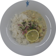 Zitronencurry mit frischer Zucchini und gebratenem Tofu (18) on Top Apfelslaw dazu Basmatireis