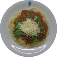 Spaghetti (81) an Grünkernragout mit Tomate und Rucola (49,81,85) dazu Reiberei (1)