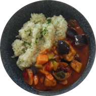 Chili sin Carne mit Süßkartoffeln (81), dazu Petersilien-Risotto