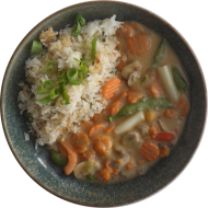 Gebratener Spargel 'Thai Style' mit Karotten, Champignons, Paprika und Zuckerschoten (2,3,17,18,49) dazu Bratreis