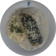 Tofusteak 'Florentiner Art' mit Blattspinat und Sojasahne überbacken (1,2,18,81) an Schnittlauchrahmsoße (18,81) mit Risotto